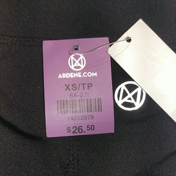 NWT Ardene yoga capris - Picture 7 of 7